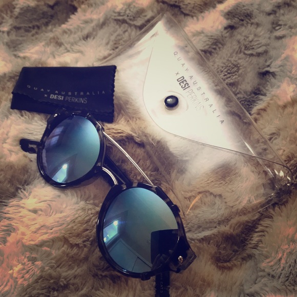 Quay Australia xDesi Perkins sunglasses - Picture 1 of 3